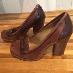 Seychelles brown leather loafer heels size 6